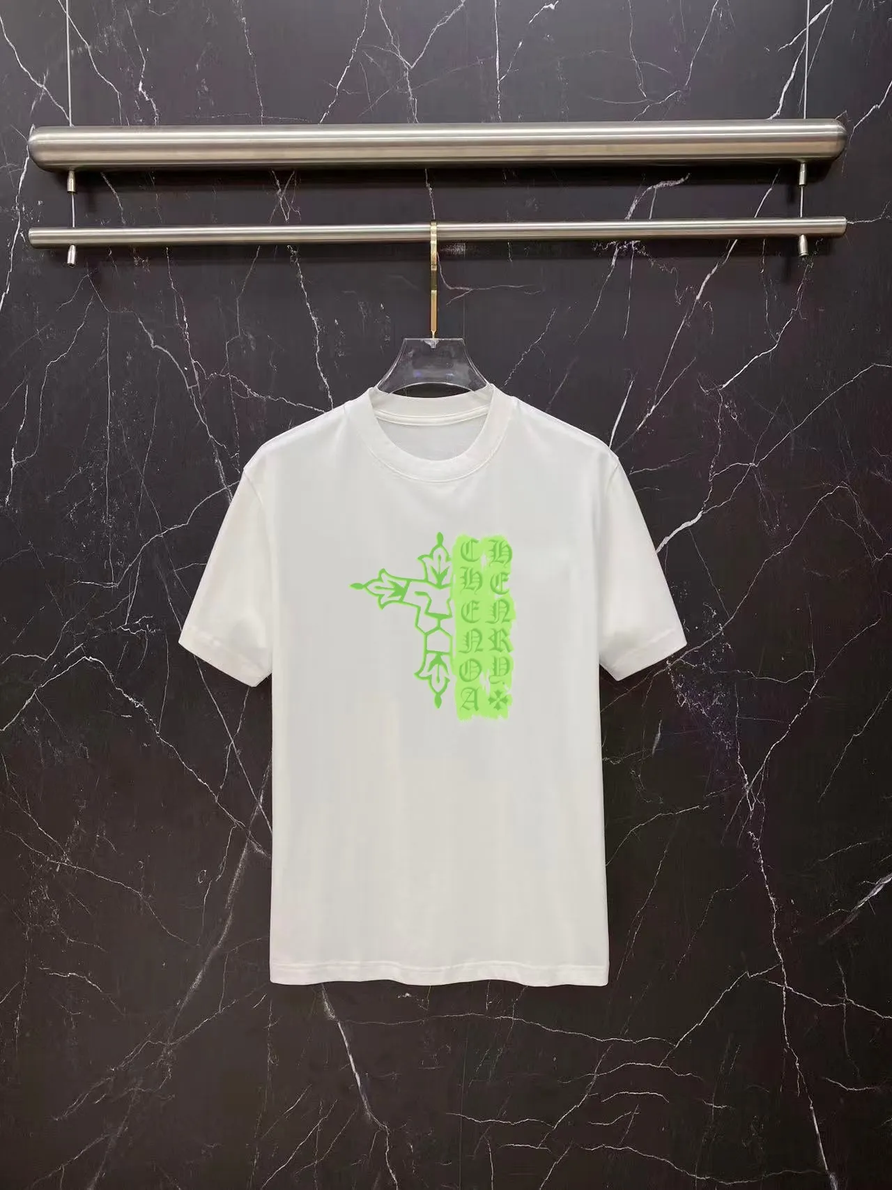 Croxin 25ss New Arrival short-sleeved T-shirt. The fabric is made of high-weight fabric. It does not shrink or deform. It feels soft. The upper body is wide and stiff, and it is comfortable, soft and full of texture. The Versatile model is highly recommended!!😍Same Style Size S-XXL for men and women.